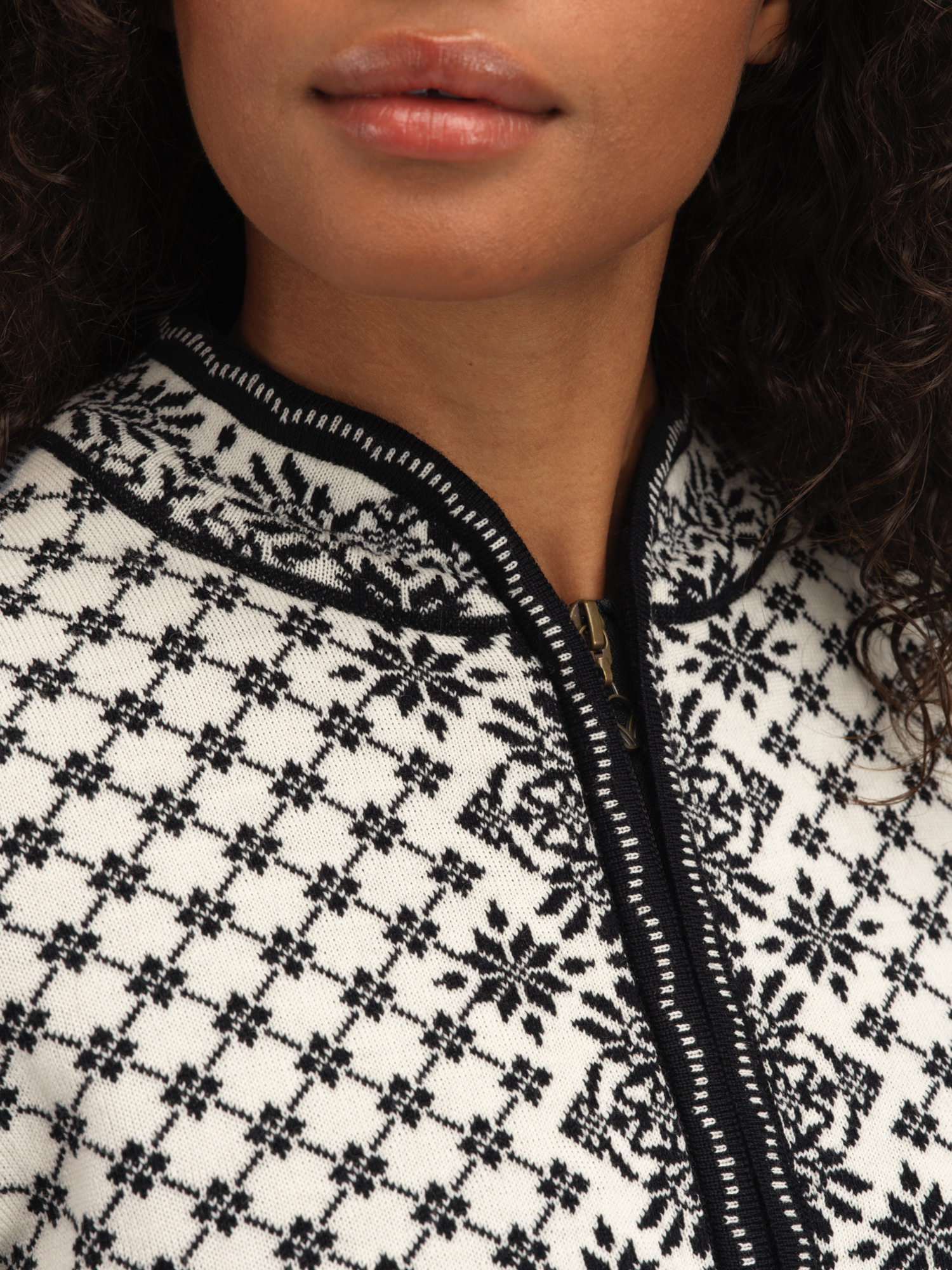 Solfrid ulljakke - merino	 Sort