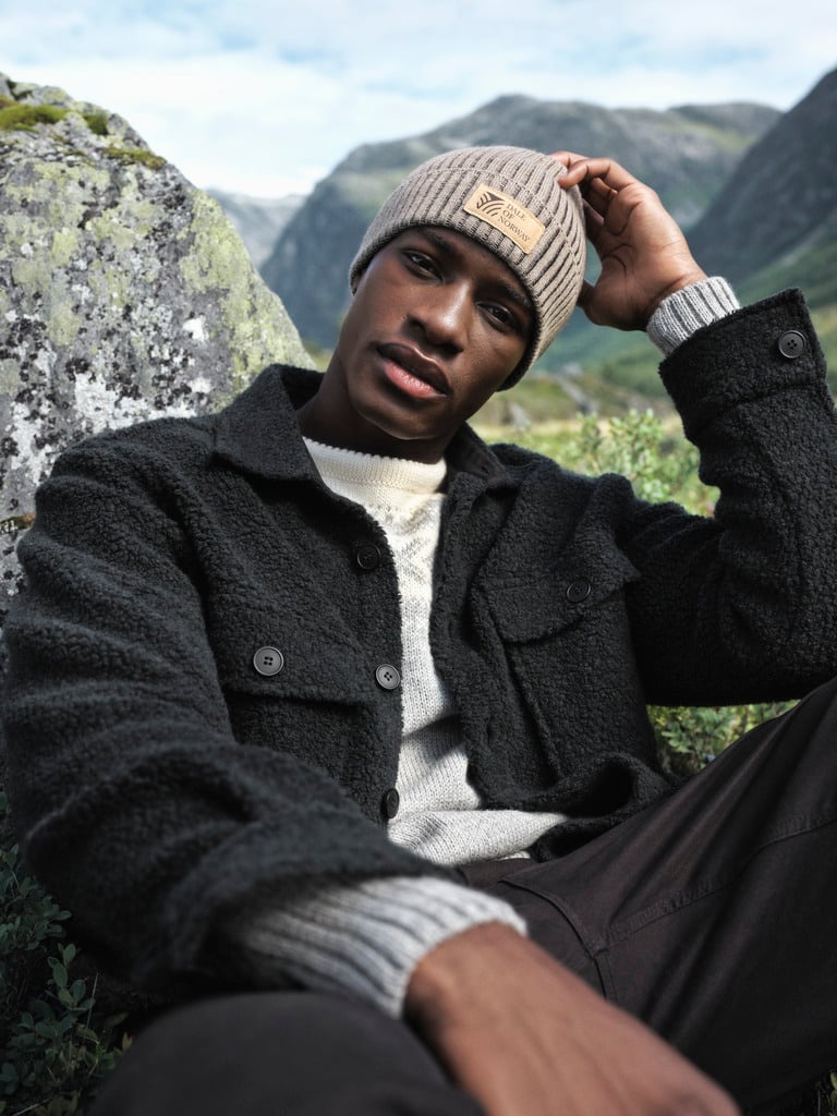 Alv&oslash;y lue Dale of Norway