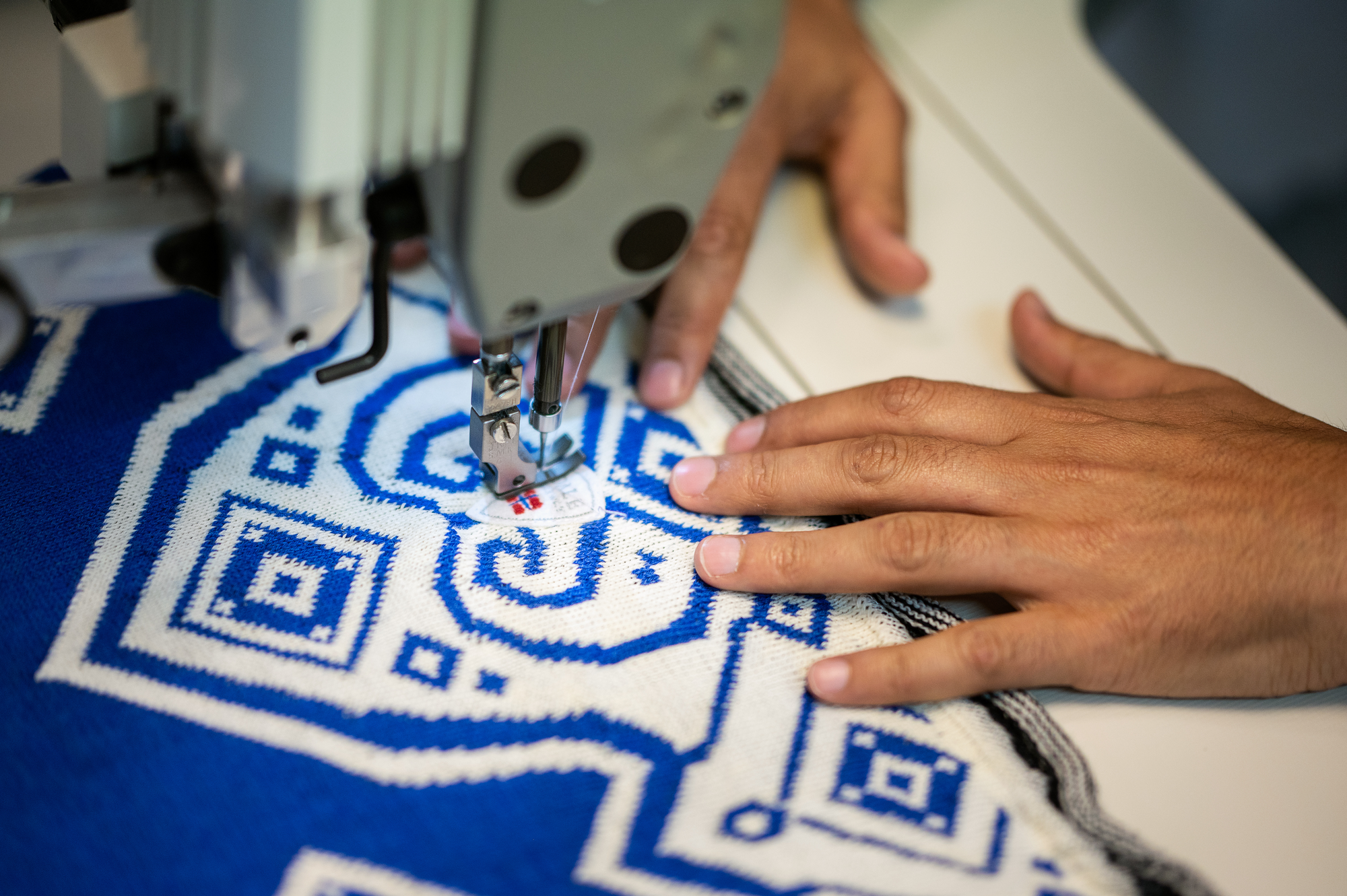 Dale fabrikker, blå genser, søm. Dale of Norway