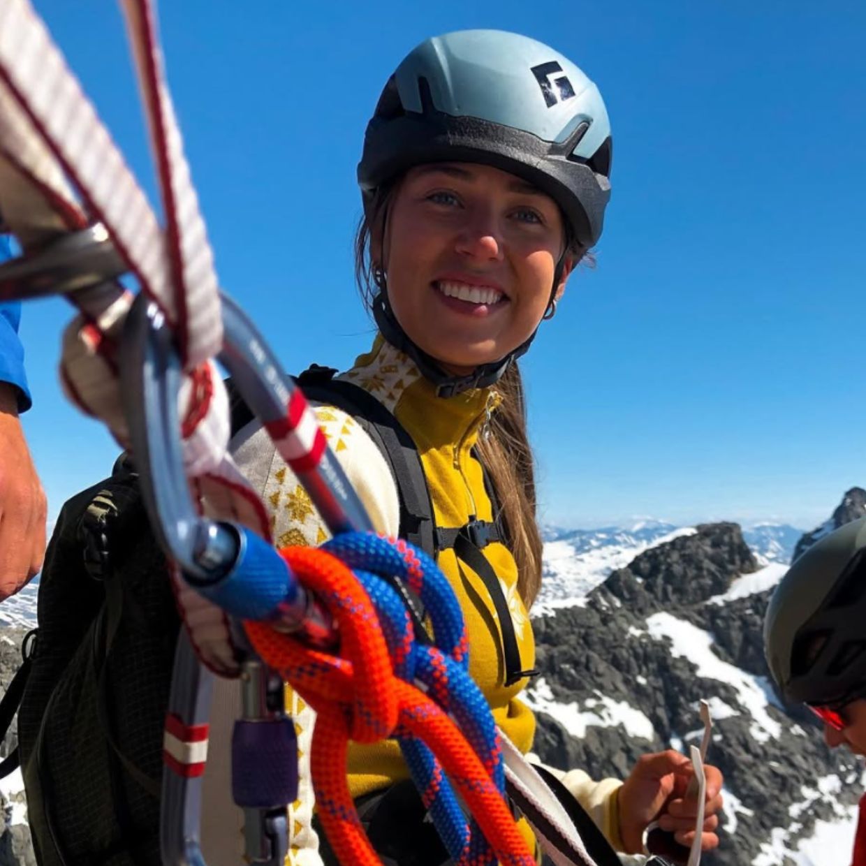 Oda Kristine Sørebø på fjelltur med Dale of Norway