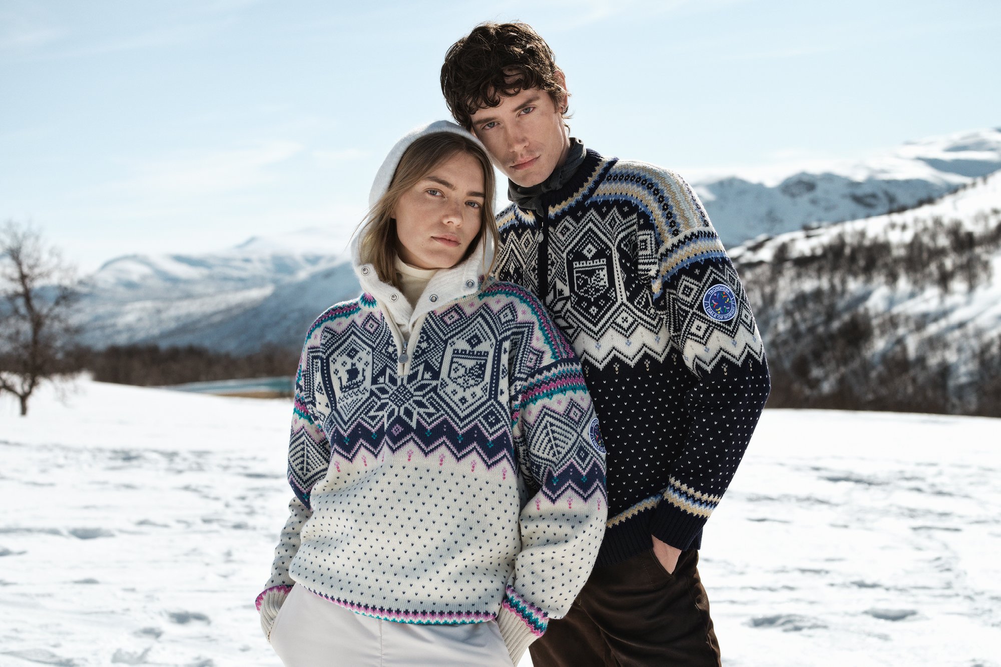 Ski-VM Trondheim  2025. Bildet: M&oslash;nsteret p&aring; den offisielle genseren til ski-VM i Trondheim 2025 er inspirert av mesterskapets verdier: mangfold og inkludering, samtidig som det henter motiver fra historiske kulturminner i Trondheim.